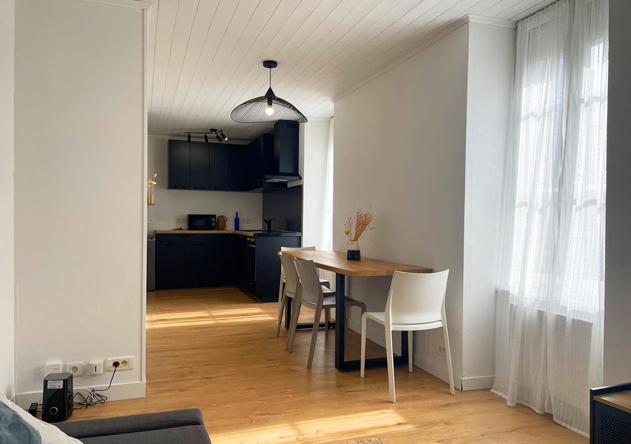 Charmant Appartement Renove Au Coeur De Concarneau Exterior foto
